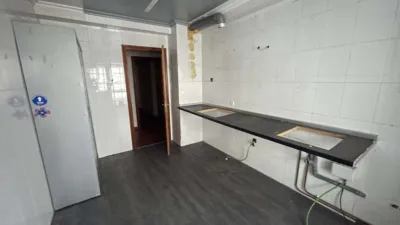 Piso en venta en Calle de Asturias, 10, cerca de Travesía de Vigo, Fátima-Travesía de Vigo-San Xoán (Distrito Casco Urbano. Vigo) de 234.000 €