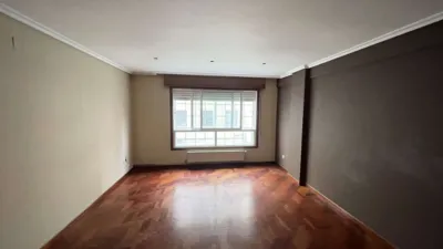 Piso en venta en Calle de Asturias, 10, cerca de Travesía de Vigo, Fátima-Travesía de Vigo-San Xoán (Distrito Casco Urbano. Vigo) de 234.000 €