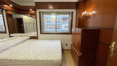 Piso en venta en Calle del Conde de Torrecedeira, cerca de Camino Camilo Tuche, Berbés-Peritos (Distrito Casco Urbano. Vigo) de 275.000 €