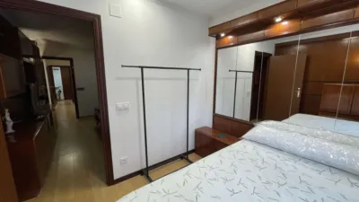 Piso en venta en Calle del Conde de Torrecedeira, cerca de Camino Camilo Tuche, Berbés-Peritos (Distrito Casco Urbano. Vigo) de 275.000 €