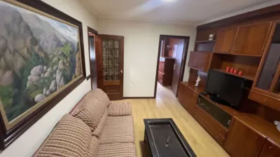 Piso en venta en Calle del Conde de Torrecedeira, cerca de Camino Camilo Tuche, Berbés-Peritos (Distrito Casco Urbano. Vigo) de 275.000 €