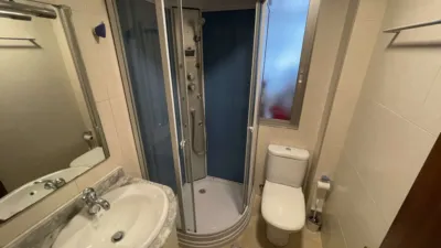Piso en venta en Calle del Conde de Torrecedeira, cerca de Camino Camilo Tuche, Berbés-Peritos (Distrito Casco Urbano. Vigo) de 275.000 €