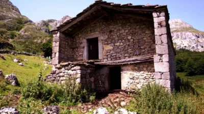 House on Calle Valcaba, No. 1037 photo 4