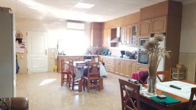 Chalet en venta en Calle Extrarradio, La Roda de 220.000 €