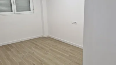 Apartamento en alquiler en Calle Alcalde Conangla, La Milagrosa-La Estrella-San Antón (Albacete Capital) de 800 €<span>/mes</span>