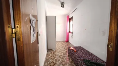 Penthouse on Carrer de Roma photo 15