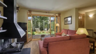 Terraced house on Camp de Lareny Street photo 4