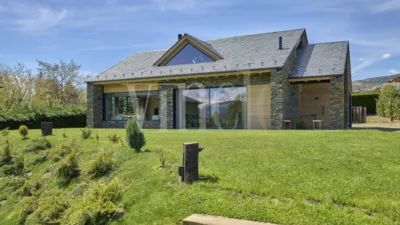 House on Carrer Cerdanya photo 2