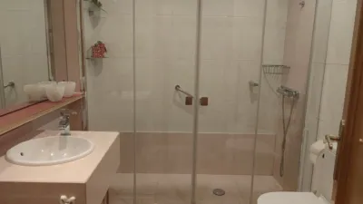 Piso en alquiler en Calle del General Vara de Rey, cerca de Calle de Leopoldo Calvo Sotelo, Centro (Logroño) de 1.300 €<span>/mes</span>
