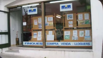 Commercial premises for sale in Plaza Palmeres, near Carrer de Martí Jordi i Frigola, Palafrugell Poble (Palafrugell) of 65.000 €