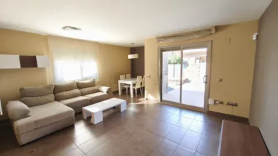 Semi-detached house on Carrer de Francesc Català Roca photo 6