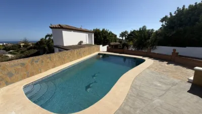 Detached single-family home on Calle del Granado photo 4