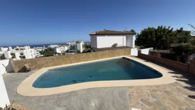 Detached single-family home on Calle del Granado photo 3