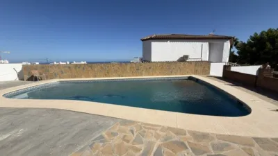 Detached single-family home on Calle del Granado photo 2