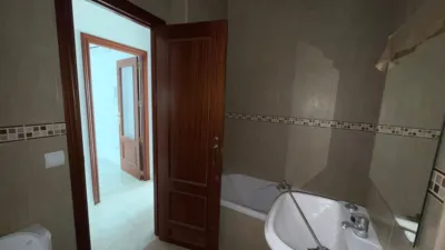 Apartment on Padre Miguel Roman Street photo 10