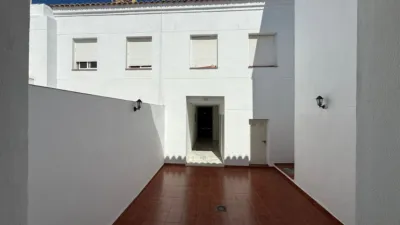Apartment on Padre Miguel Roman Street photo 16