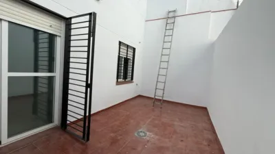 Apartment on Padre Miguel Roman Street photo 14