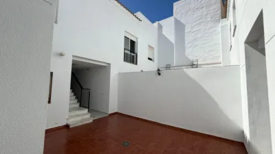 Apartment on Padre Miguel Roman Street photo 16