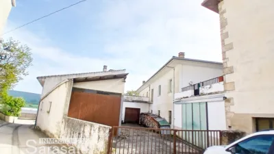 House on Medio Barrio Street photo 2
