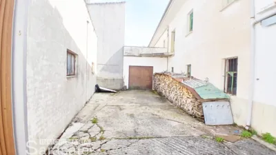 House on Medio Barrio Street photo 22
