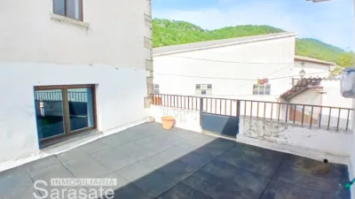 House on Medio Barrio Street photo 11