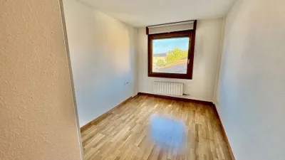 Apartment at Plaza de Josefa Ardanaz, 3 photo 5