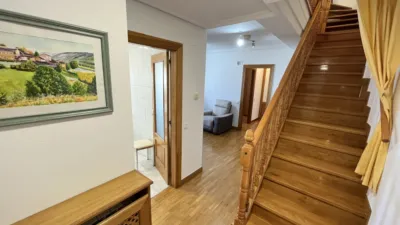 Attic apartment on Avenida de Pamplona photo 5
