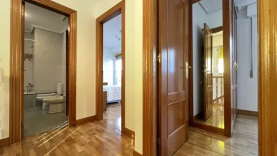 Attic apartment on Avenida de Pamplona photo 33