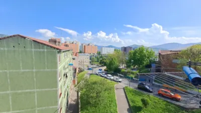 Piso en venta en Calle Lozoño, Otxarkoaga (Distrito Otxarkoaga-Txurdinaga. Bilbao) de 162.000 €