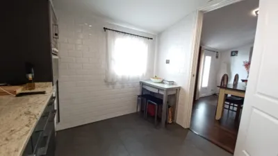 Piso en venta en Calle Iturribide, cerca de Calle Prim, Iturrialde (Distrito Ibaiondo. Bilbao) de 228.000 €