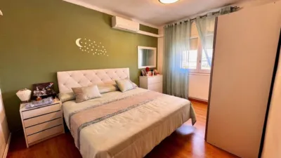 Casa en venta en Passeig de Joan Miró, cerca de Carrer de Puig i Cadafalch - Más