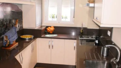 Piso en venta en Calle Esquina Martin Belda y Barahona de Soto, Número 35, Cabra de 125.000 €