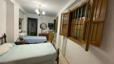Casa en venta en Calle de la Castañeda, Cabra de 87.000 €