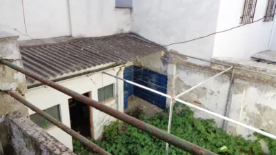 Casa en venta en Calle del Tejar, cerca de Avenida de José Solís Ruiz, Cabra de 105.000 €