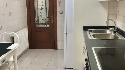 Piso en alquiler en Calle del Cabo Peñas, Pumarín-Teatinos (Oviedo) de 750 €<span>/mes</span>