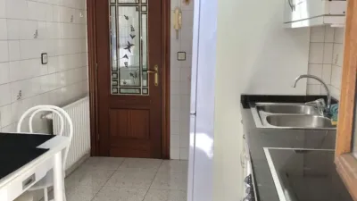 Piso en alquiler en Calle del Cabo Peñas, Pumarín-Teatinos (Oviedo) de 750 €<span>/mes</span>