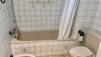 Piso en alquiler en Calle del Cabo Peñas, Pumarín-Teatinos (Oviedo) de 750 €<span>/mes</span>