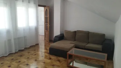 Ático en alquiler en Calle de Jovellanos, 5, Centro (Oviedo) de 850 €<span>/mes</span>