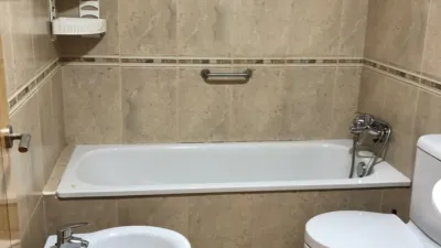 Apartamento en alquiler en Calle de Pravia, La Florida-Las Campas (Oviedo) de 750 €<span>/mes</span>