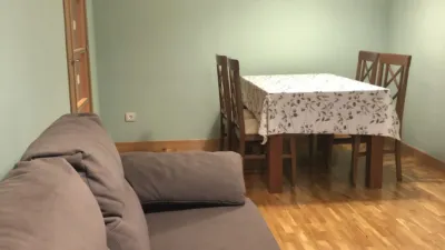 Apartamento en alquiler en Calle de Pravia, La Florida-Las Campas (Oviedo) de 750 €<span>/mes</span>
