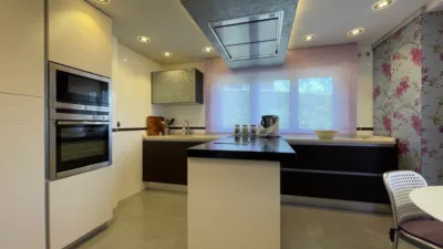 Chalet unifamiliar en venta en Calle del Abedul, Simancas de 910.000 €