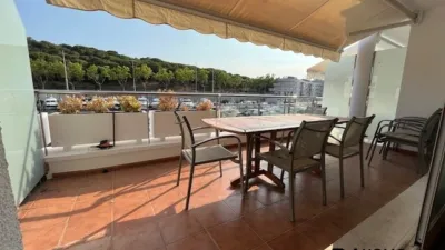 House on Carrer de l'Illa del Port photo 4
