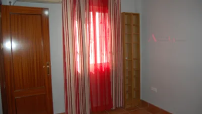 Casa adosada en alquiler en Calle Graciosa, Palmete (Distrito Cerro Amate. Sevilla Capital) de 1.050 €<span>/mes</span>