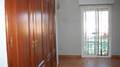 Casa adosada en alquiler en Calle Graciosa, Palmete (Distrito Cerro Amate. Sevilla Capital) de 1.050 €<span>/mes</span>