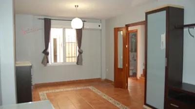 Casa adosada en alquiler en Calle Graciosa, Palmete (Distrito Cerro Amate. Sevilla Capital) de 1.050 €<span>/mes</span>