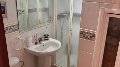 Casa adosada en alquiler en Calle Graciosa, Palmete (Distrito Cerro Amate. Sevilla Capital) de 1.050 €<span>/mes</span>