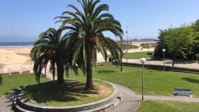 Piso en alquiler en Avenida de Francia, cerca de Avenida de Cantabria, Carlos V (Laredo)