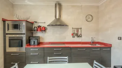 Duplex at Emperador Street, 1 photo 8