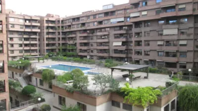 Piso en alquiler en Avenida Divina Pastora, San Ildefonso (Hospital Real) (Distrito Beiro. Granada Capital) de 1.000 €<span>/mes</span>