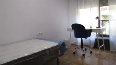 Piso en alquiler en Avenida Divina Pastora, San Ildefonso (Hospital Real) (Distrito Beiro. Granada Capital) de 1.000 €<span>/mes</span>